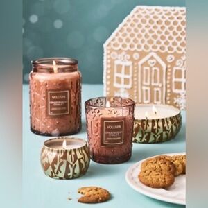 Anthro VOLUSPA GOURMAND GINGERBREAD CHALET CANDLE Large glass